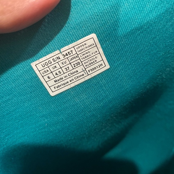 UGG womens Sabine Green Plaid boots size 6 - Picture 9 of 9